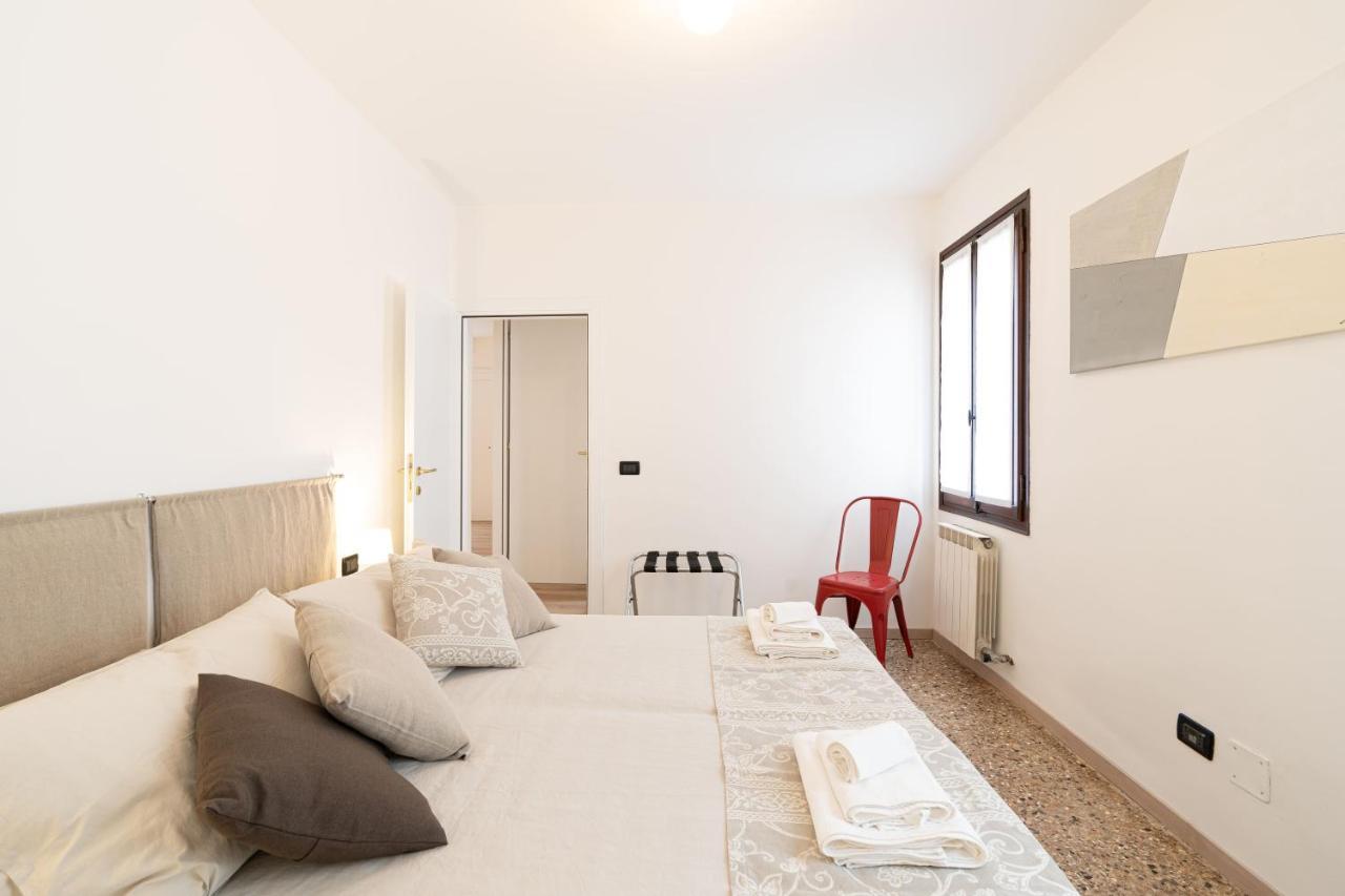 Appartamento A Pochi Passi Dalla Biennale Venice Luaran gambar